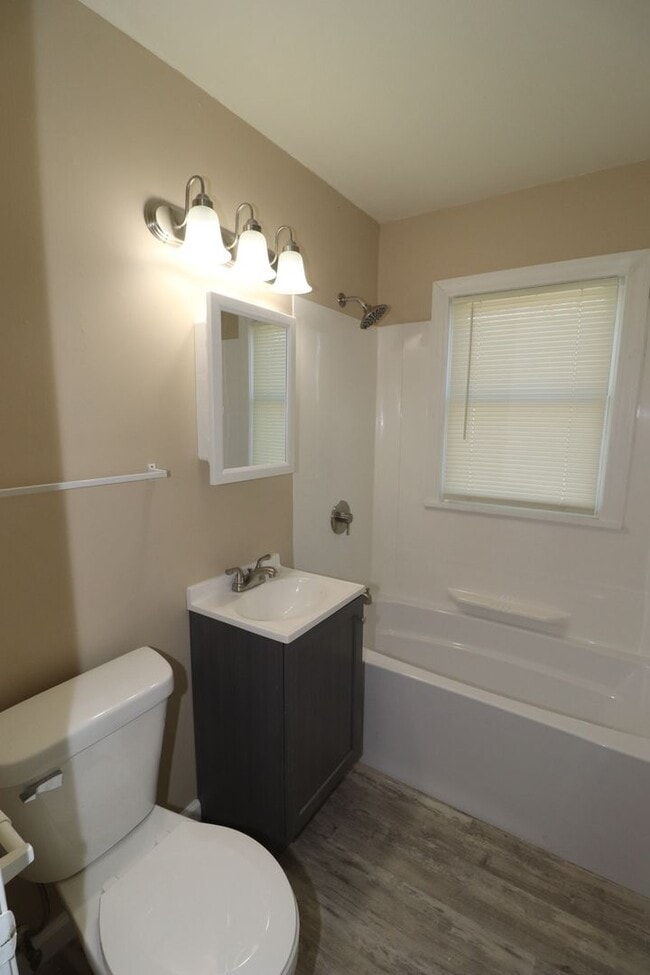 Building Photo - Spacious Home for rent!