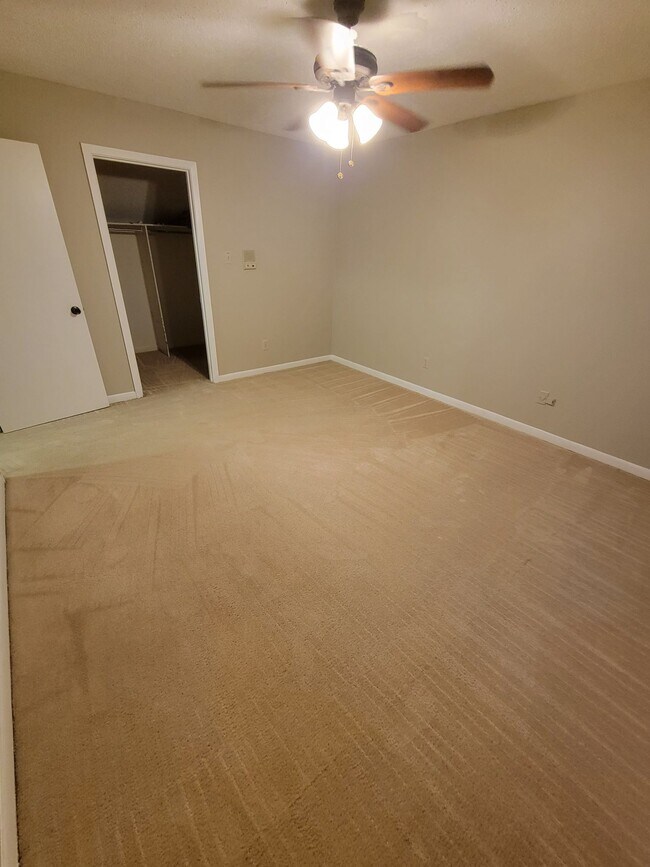 Building Photo - 6719 Fossil Creek Rd