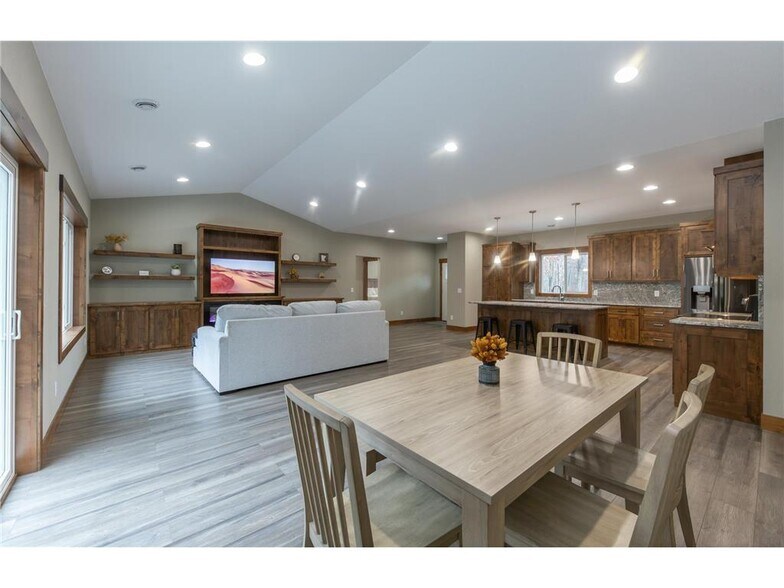 Building Photo - 11593 Forestview Dr