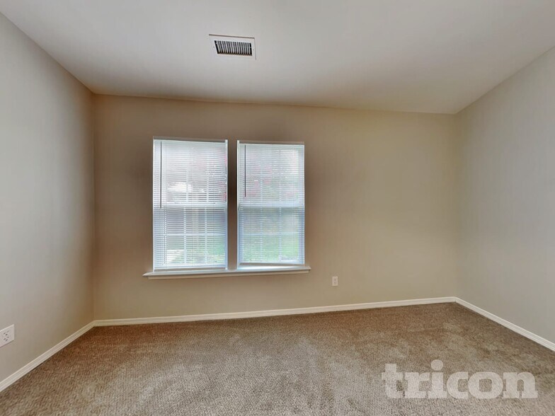 Building Photo - 3009 Softwind Dr