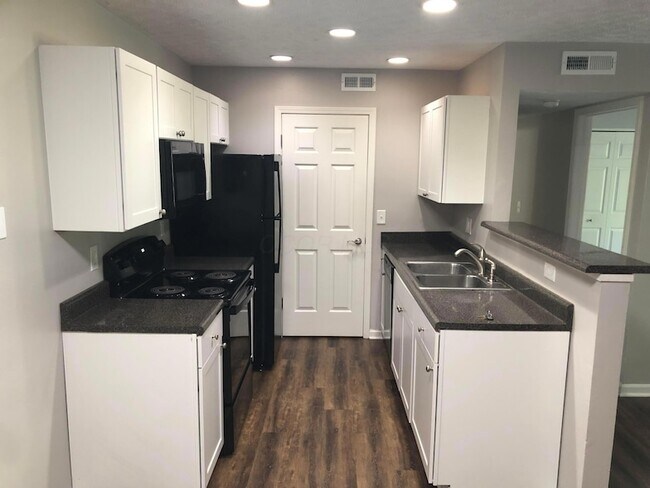 Building Photo - 5536 Cedar Springs Rd