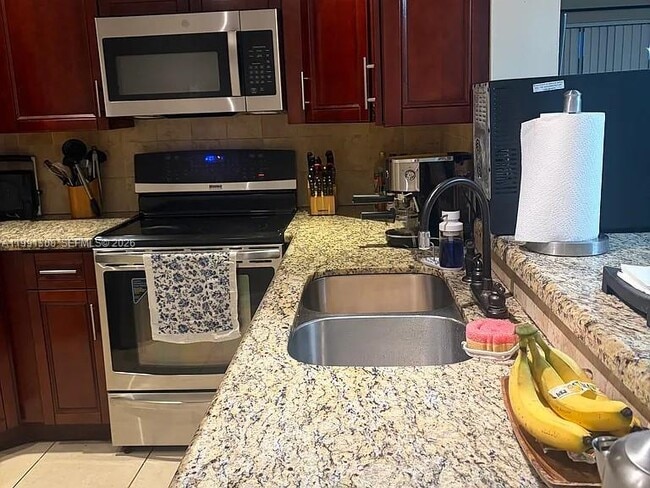 Building Photo - 9715 Fontainebleau Blvd