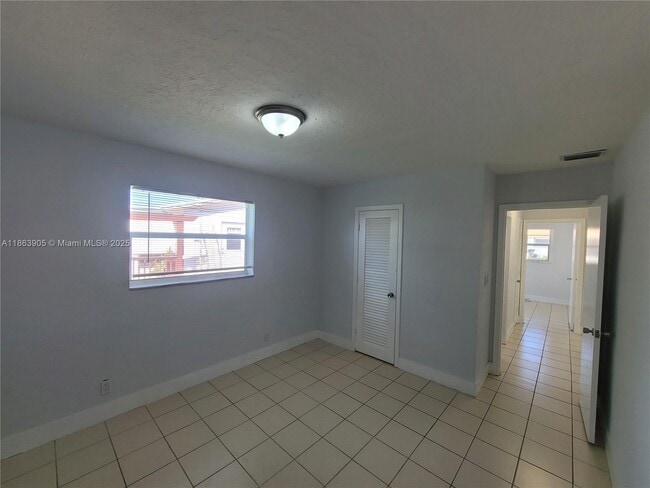 Building Photo - 4519 NW 49th Dr