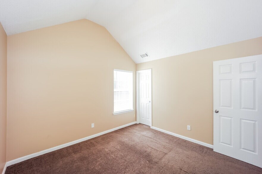 Building Photo - 3800 Kings Hwy