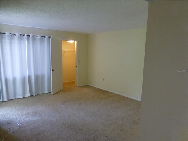 Building Photo - 114 Lakeside Dr