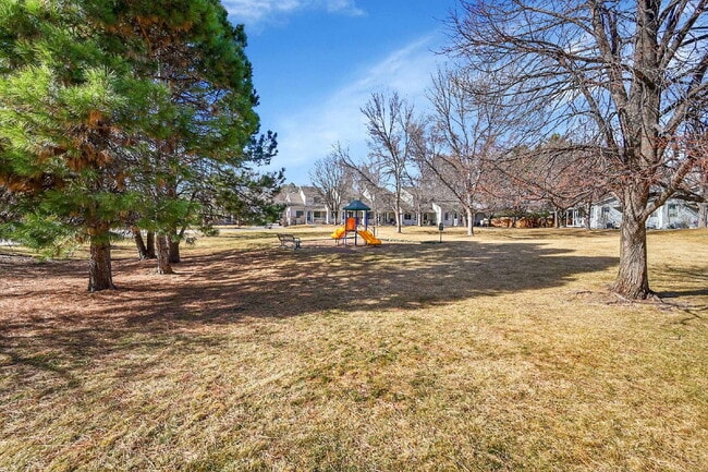 Building Photo - $2,295.95, 3-bed, 3-bath, located in Longmont with a washer and dryer and $300 off the first mont...