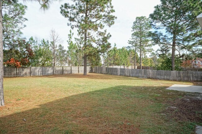 Building Photo - Gorgeous Three Bedroom Home!