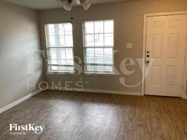 Building Photo - 664 River Garden Dr