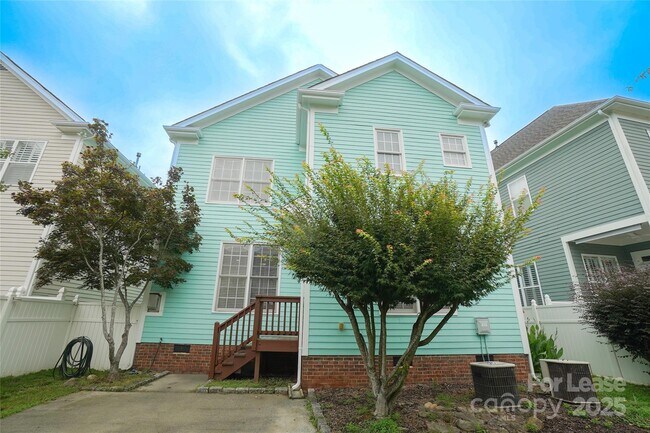 Building Photo - 12637 Doster Ave