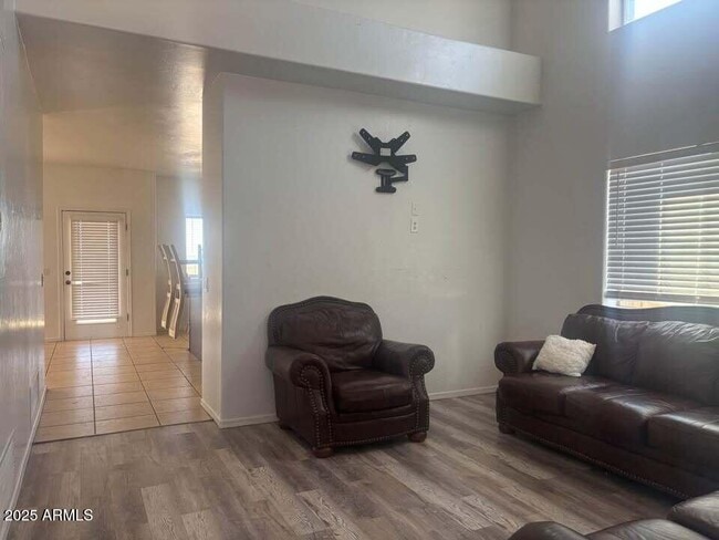 Building Photo - 1427 Cam Chavinda