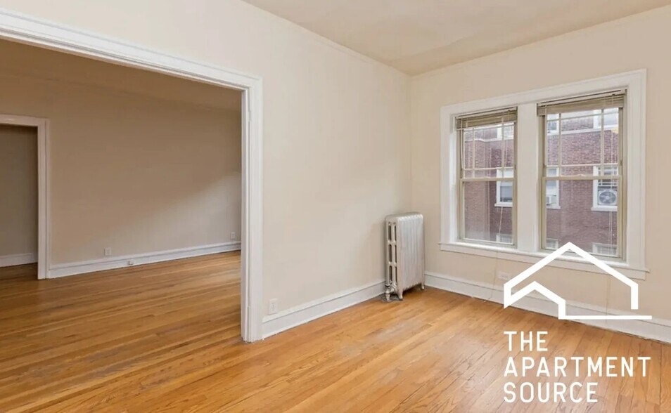 Building Photo - 1335 W Touhy Ave