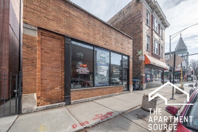 Building Photo - 3605 N Damen Ave