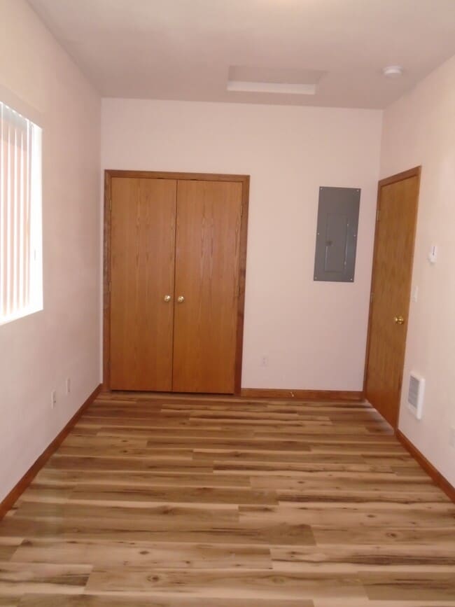 Building Photo - 632 N 4th St