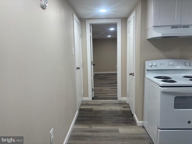 Building Photo - 14 West Ave