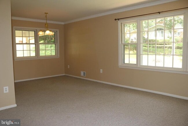 Building Photo - 8634 Aberdeen Ct