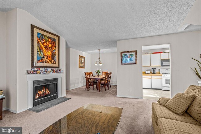 Building Photo - 656 Covington Ct