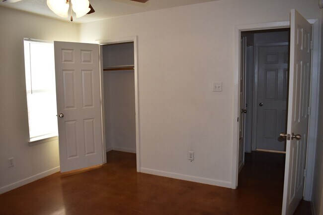 Building Photo - 316 Elbert Ln
