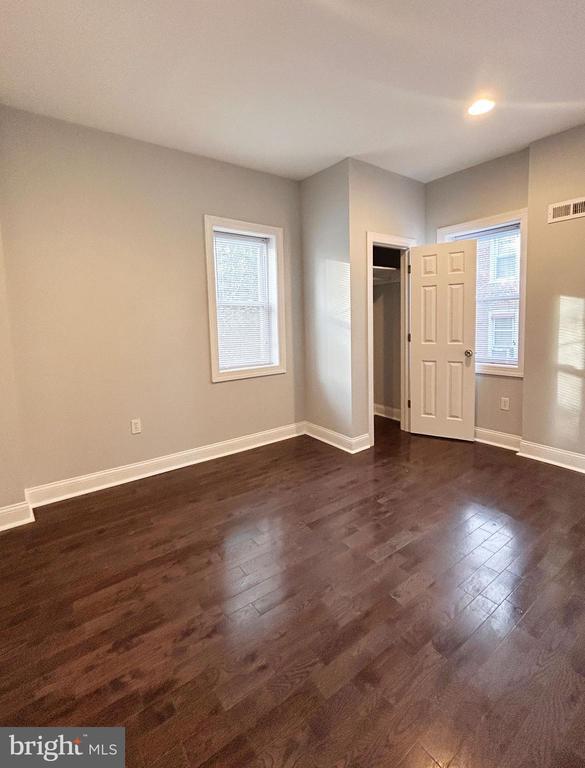 Building Photo - 157 E Duval St