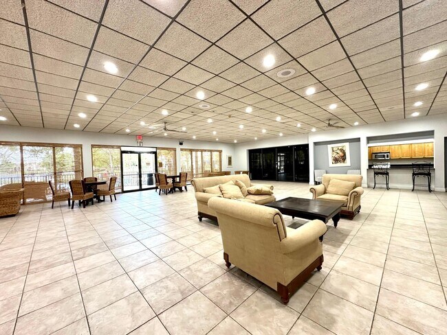 Building Photo - 1244 S Military Trail