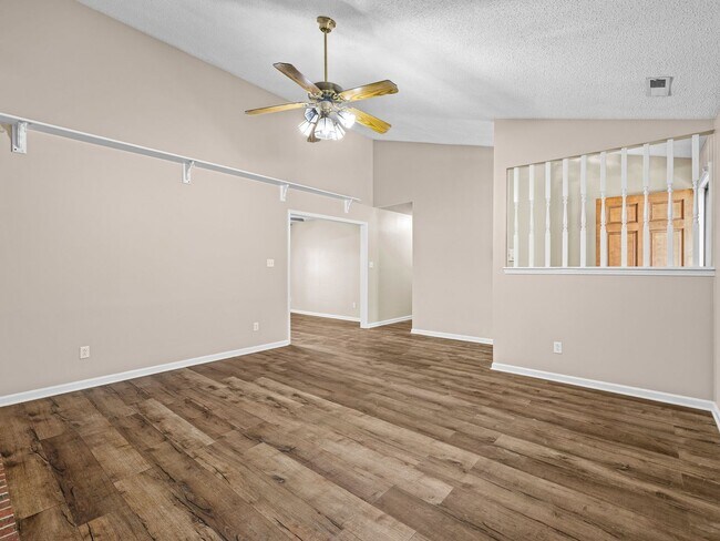 Building Photo - Willow Springs Home