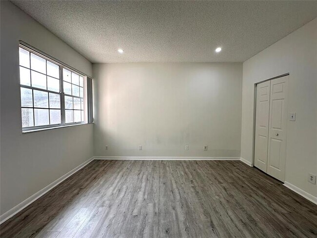 Building Photo - 641 Cypress Lake Blvd