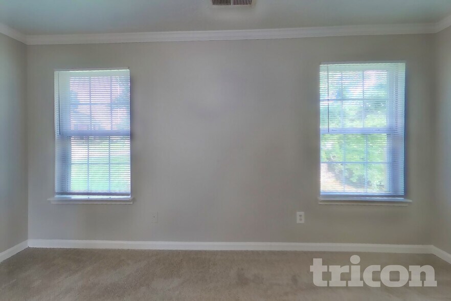 Building Photo - 5733 Partin Ln