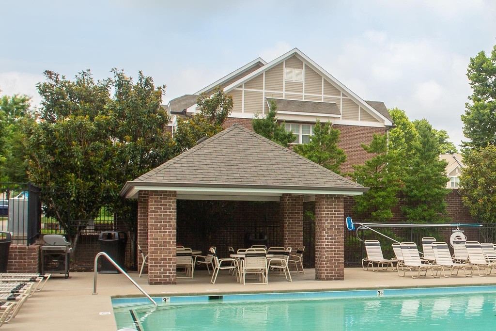 Pool & Grill - 2318 Knowles Ave