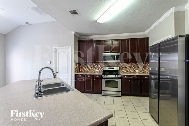 Building Photo - 19539 Otter Trail Ct
