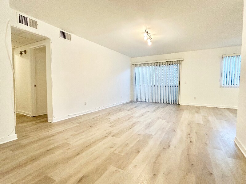 Building Photo - 1849 S Bentley Ave