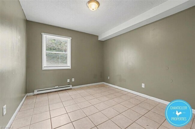Building Photo - 1603 Autumn Dr