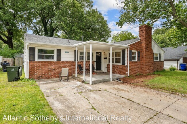 Building Photo - 4 br, 3 bath House - 4625 Larkin Street