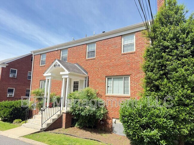Building Photo - 8716 Plymouth St