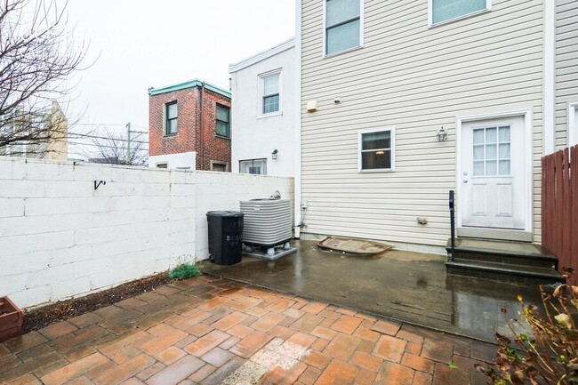 Building Photo - Three Bed Fishtown Home