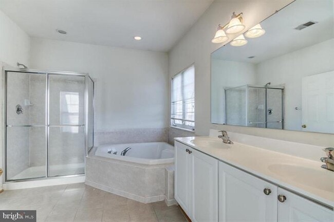 Building Photo - 2002 Idlewild Blvd