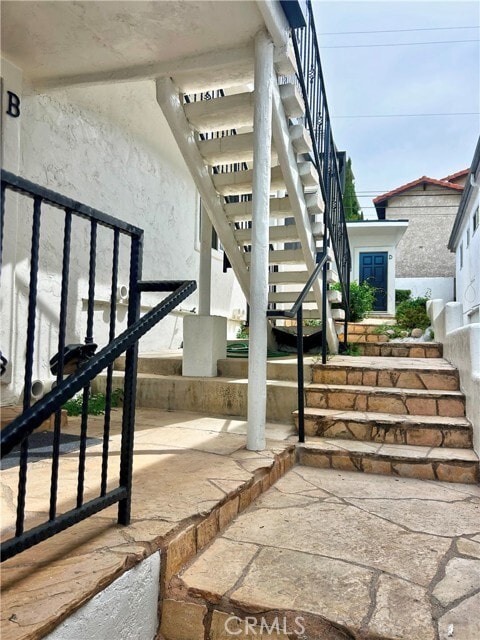 Building Photo - 311 Acebo Ln