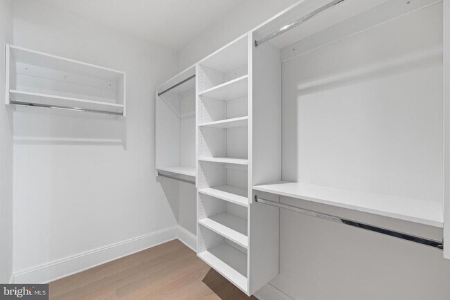 Building Photo - 200 S Broad St