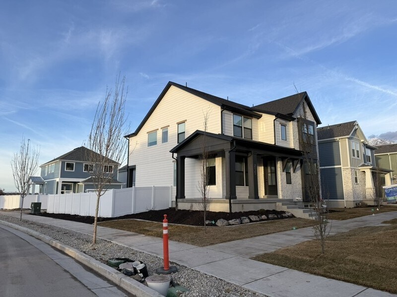 Building Photo - 2823 W 2720 N