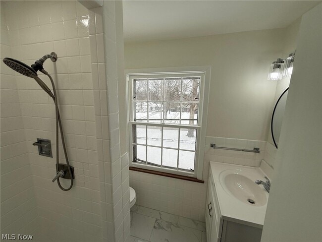 Building Photo - 22350 S Woodland Rd