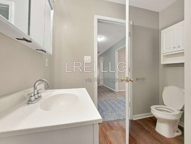 Building Photo - 1504 Haskin Ave