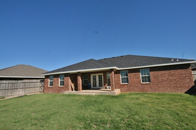 Building Photo - Stunning 3 Bed Brick Home! Zia School District !