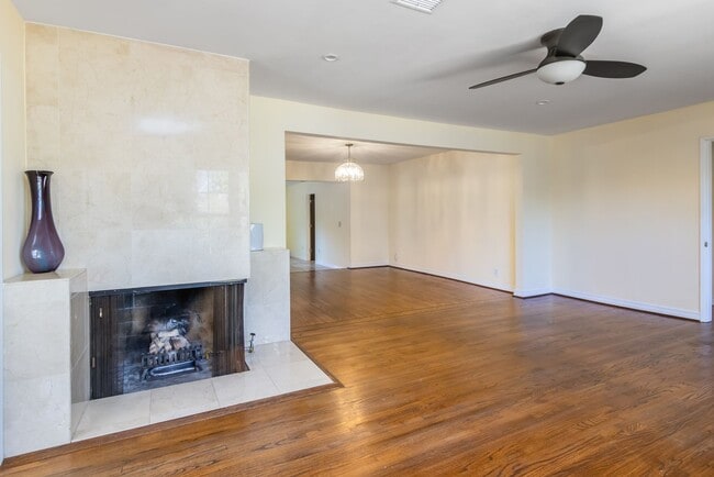 Building Photo - 6641 Murietta Ave