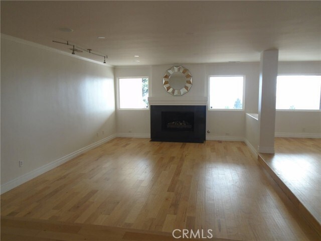 Building Photo - 790 Vía Santa Catarina