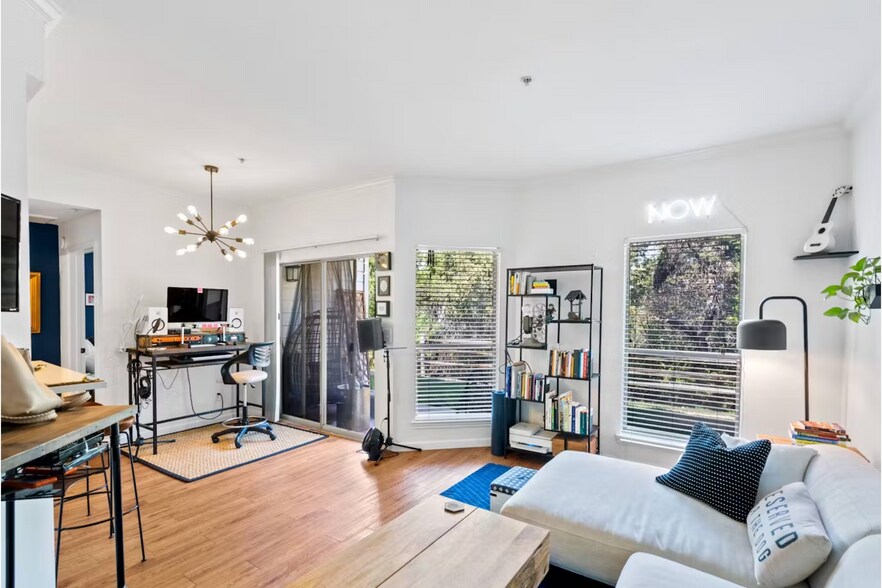 Building Photo - 6000 Shepherd Mountain Cv