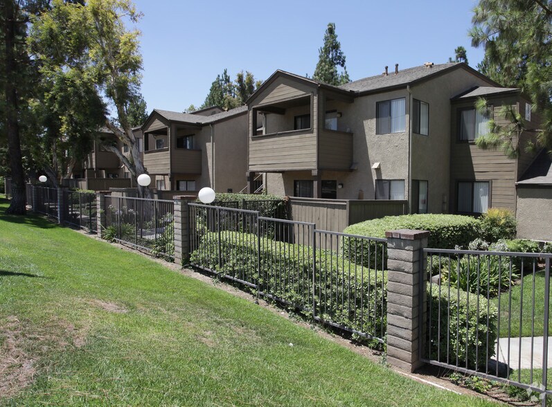 Stonewood Apartments 4620 Van Buren Blvd Riverside CA 92503 Apartment Finder