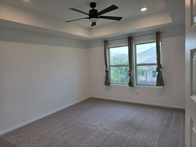 Building Photo - 348 Fluttermill Loop