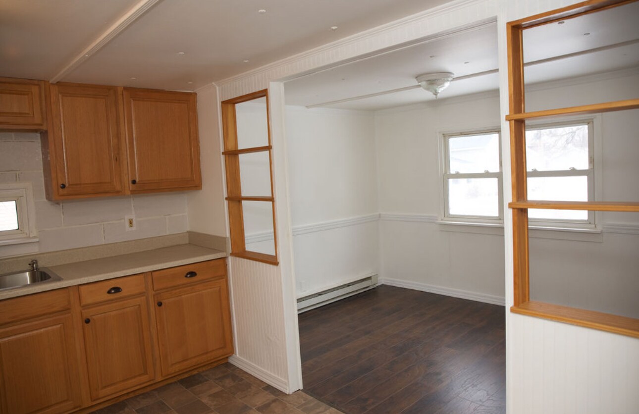 Building Photo - 44 Standish St