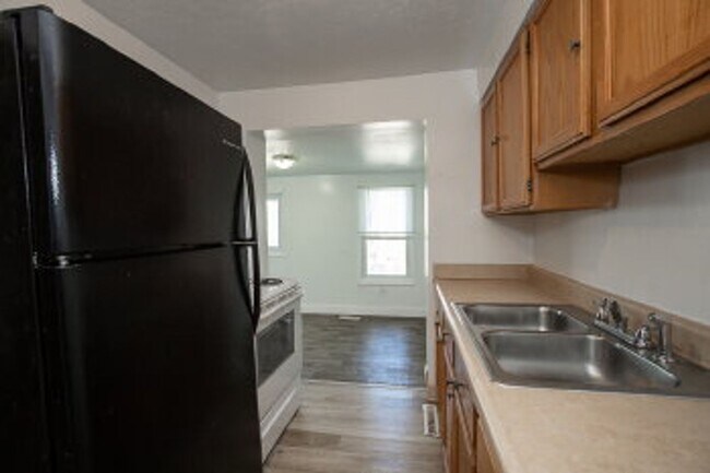 Building Photo - 25141 Treadwell Ave