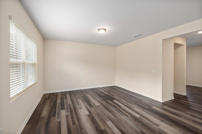 Building Photo - 3 Bedrooms, 2.5 Bathrooms, and 2083 sqft. comfortable and versatile Osprey plan in Raleigh 540 We...