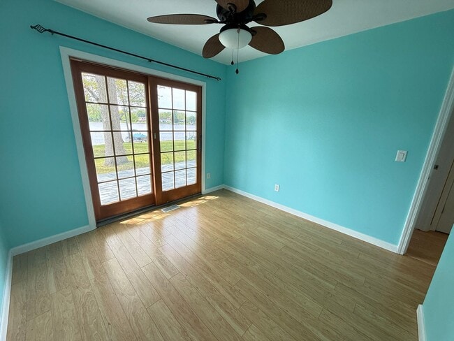 Building Photo - Lakefront Home on Lake Columbia – Private Dock & Spacious Backyard