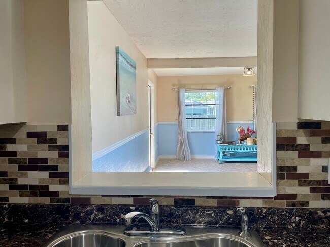 Building Photo - Charming 3-Bedroom Home for Rent in Prime ...